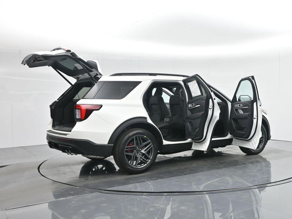 new 2025 Ford Explorer car, priced at $61,645