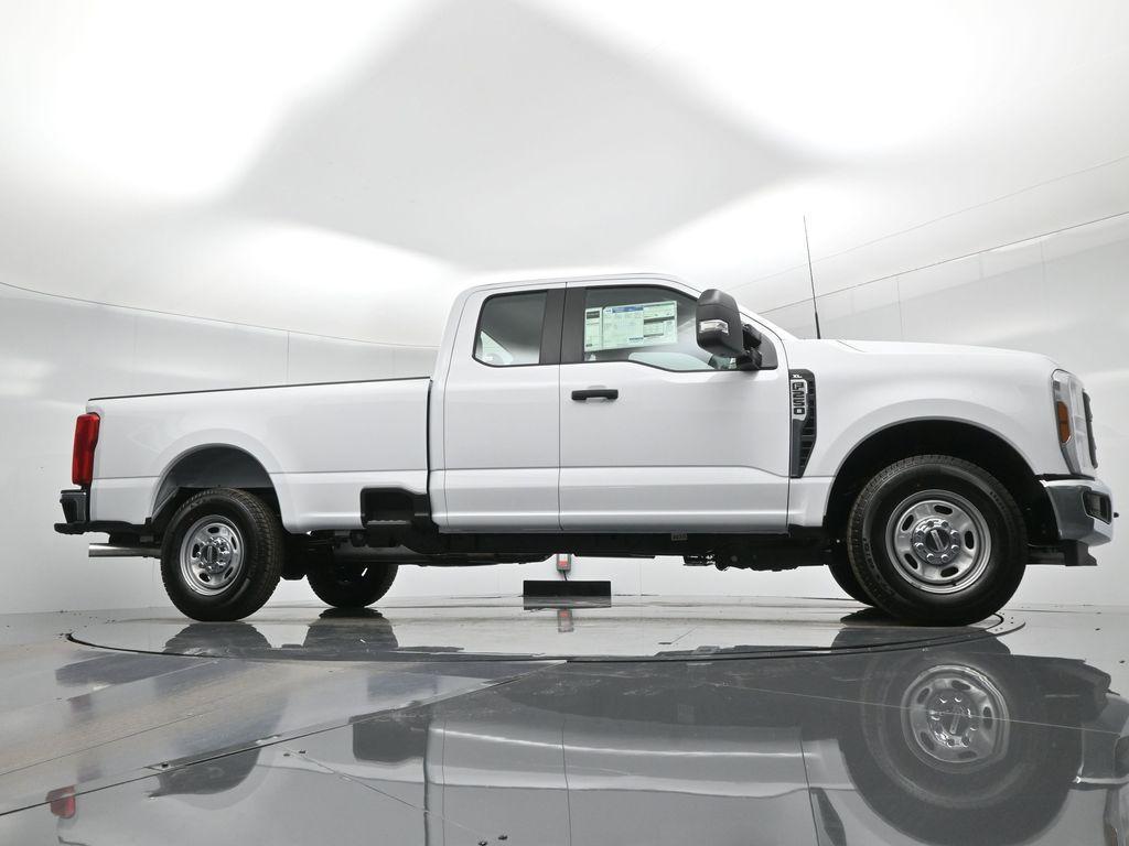 new 2024 Ford F-250 car, priced at $49,725