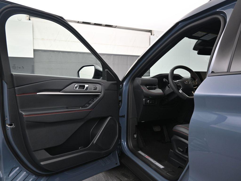 new 2025 Ford Explorer car, priced at $45,423