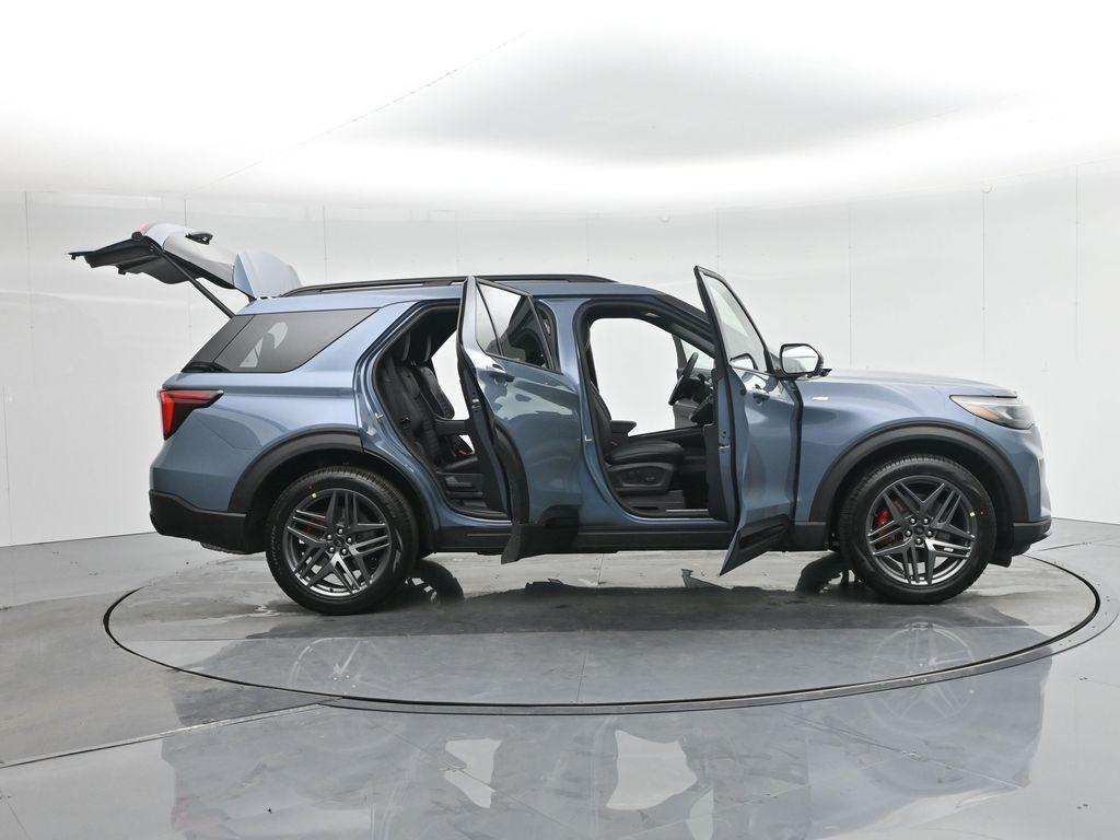 new 2025 Ford Explorer car, priced at $45,423