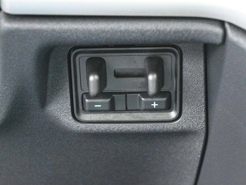 new 2025 Ford Expedition car, priced at $72,345