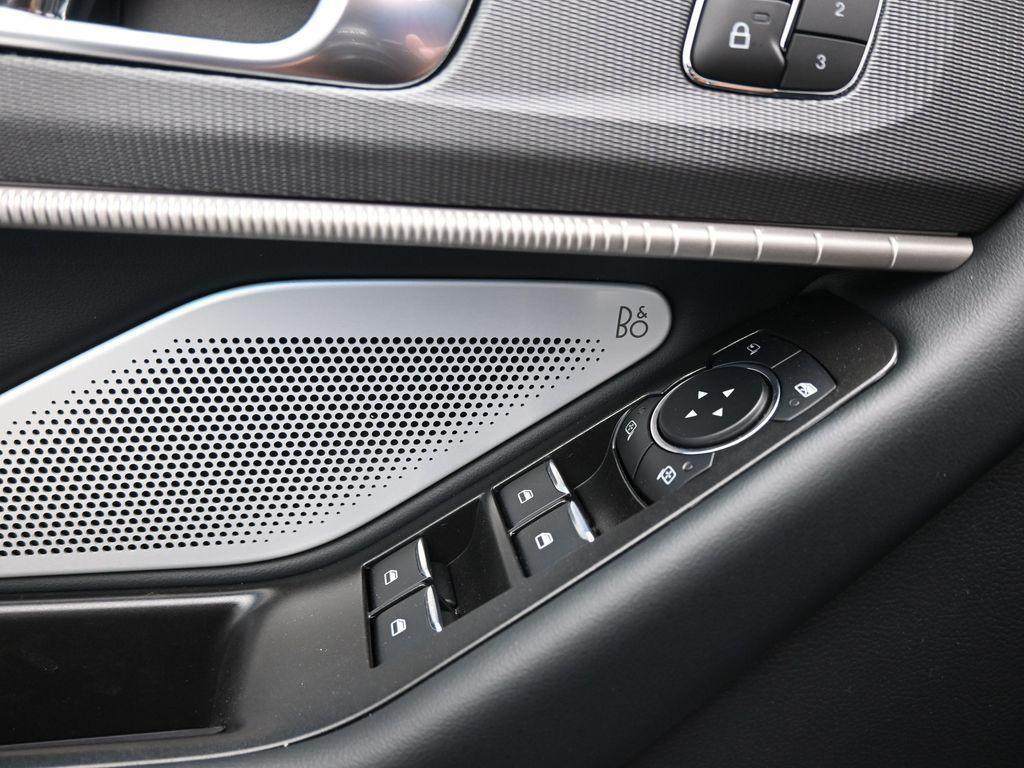 new 2025 Ford Explorer car, priced at $57,727