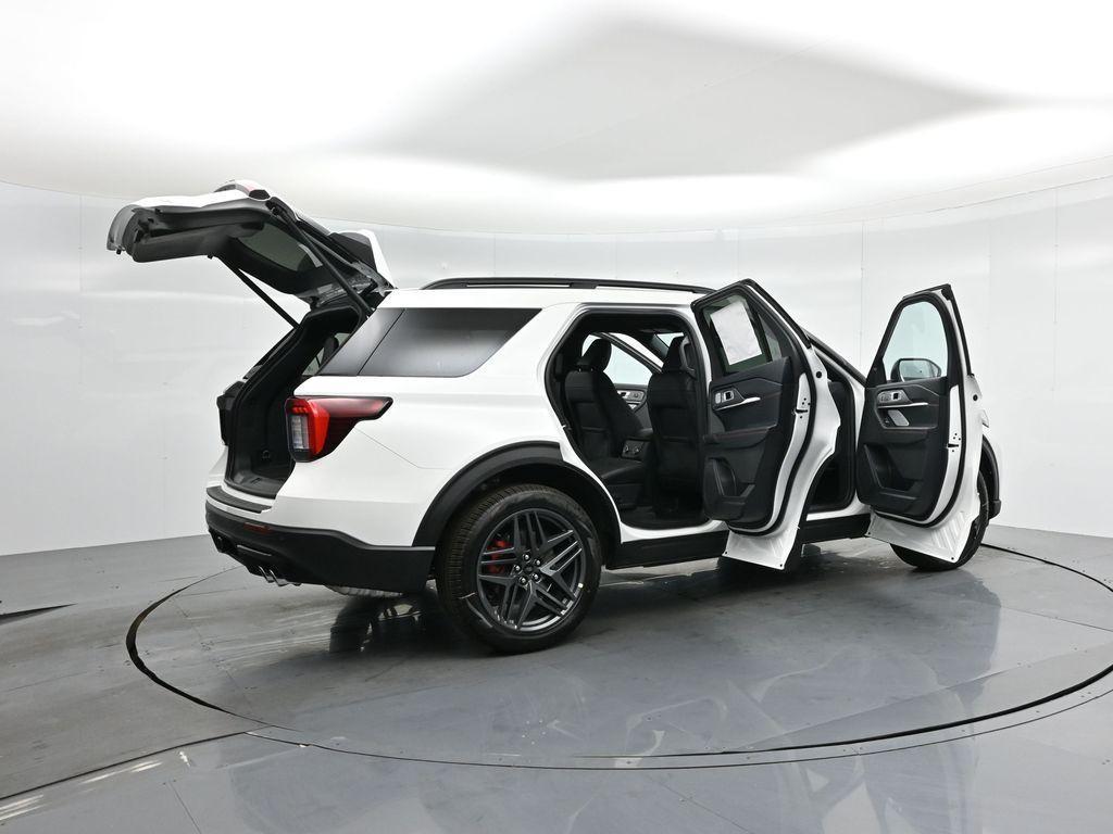 new 2025 Ford Explorer car, priced at $57,727
