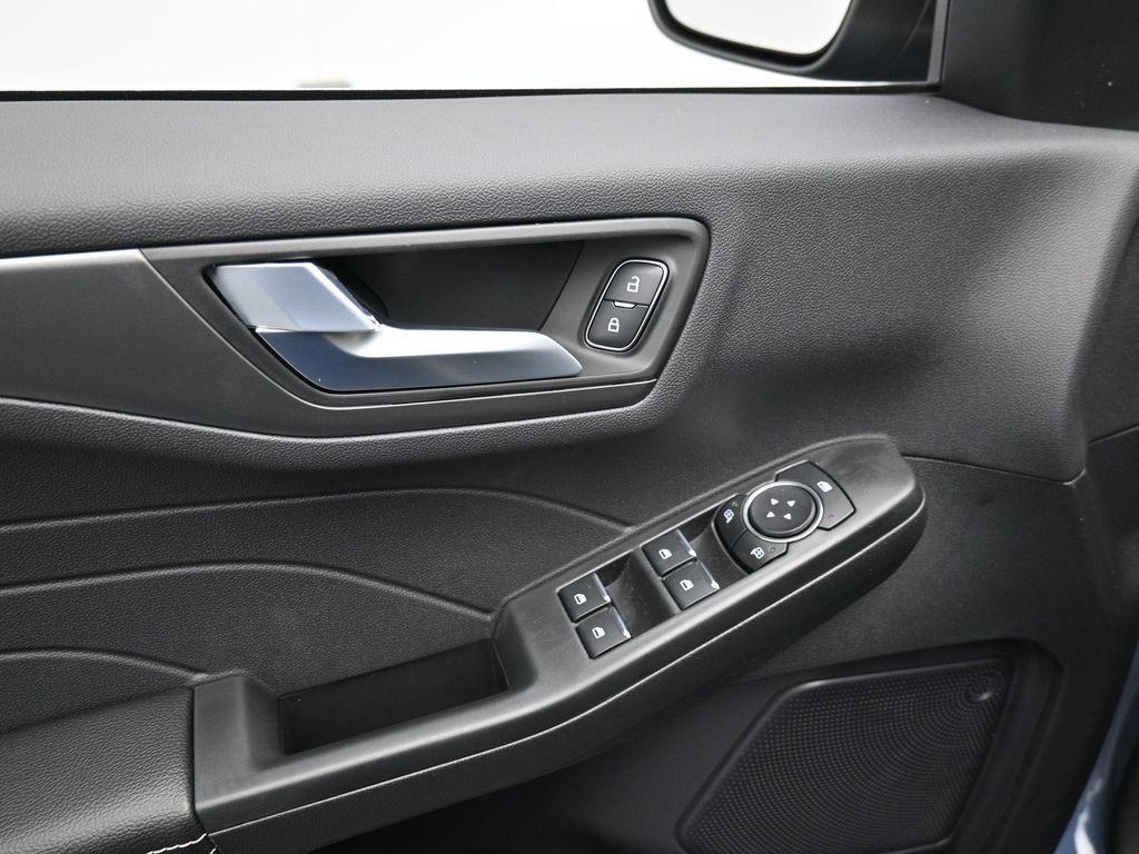 new 2025 Ford Escape car, priced at $31,030