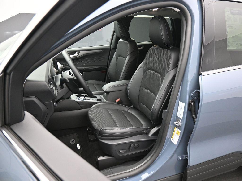 new 2025 Ford Escape car, priced at $31,030