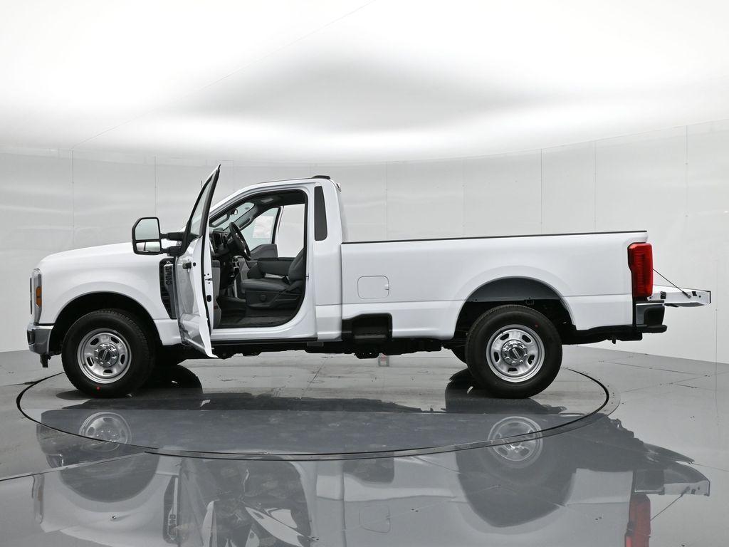 new 2024 Ford F-350 car, priced at $58,895