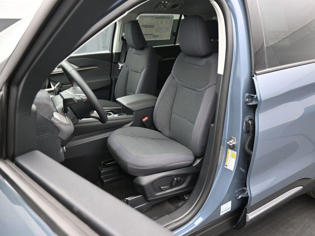 new 2025 Ford Explorer car, priced at $40,375