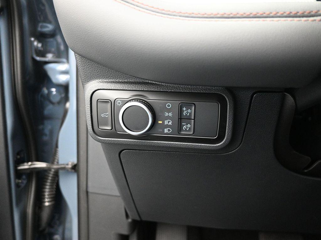 new 2025 Ford Explorer car, priced at $40,375