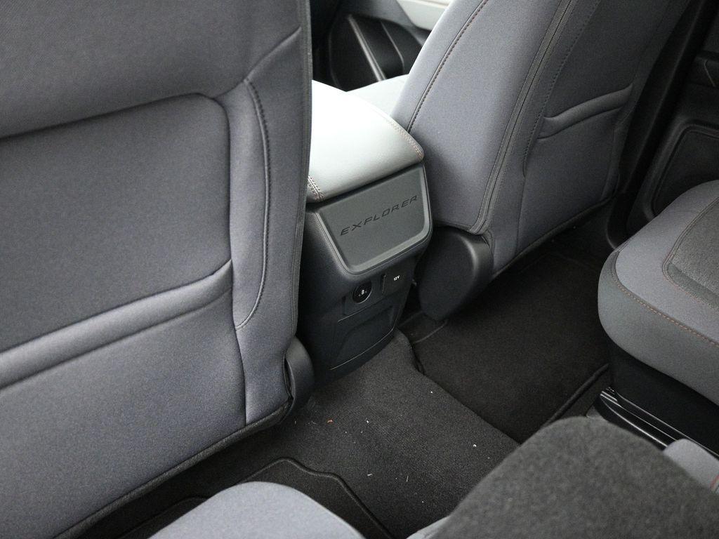 new 2025 Ford Explorer car, priced at $40,375