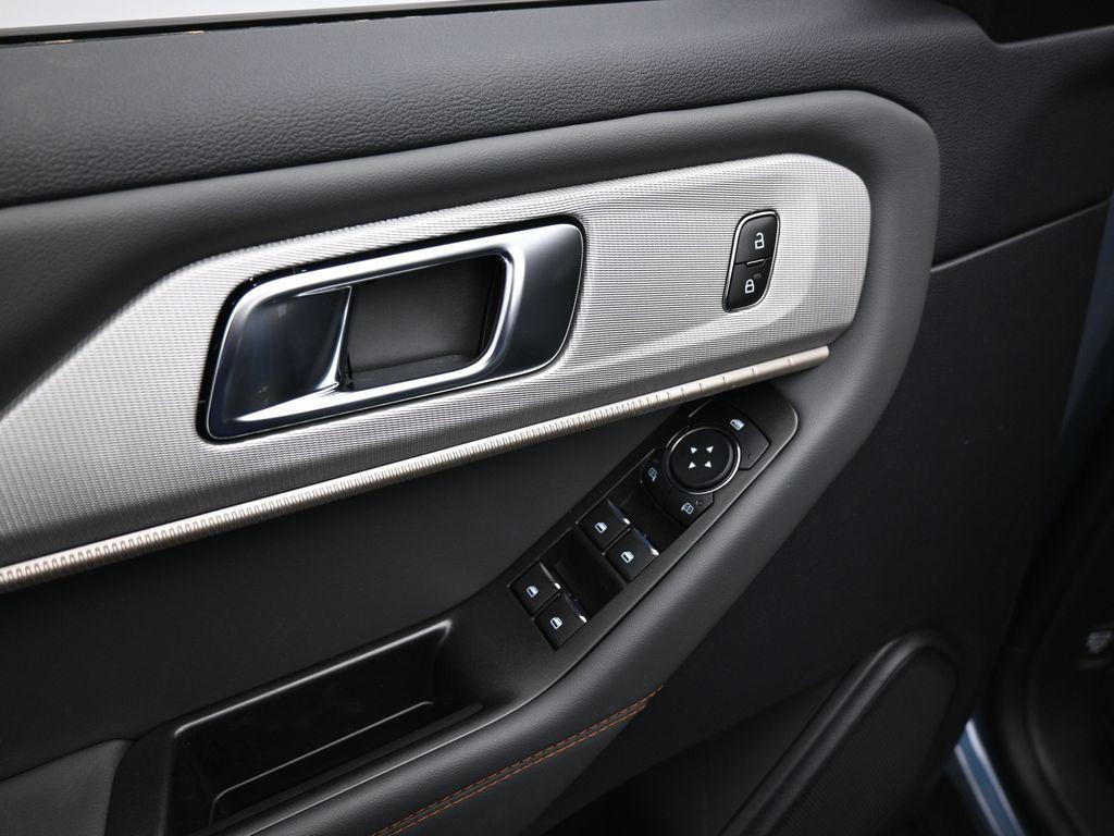 new 2025 Ford Explorer car, priced at $40,775