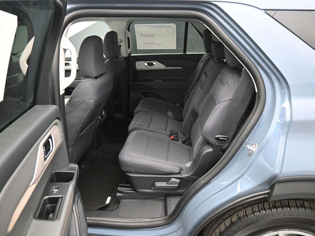 new 2025 Ford Explorer car, priced at $40,775