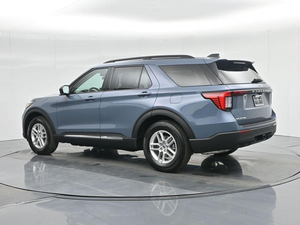 new 2025 Ford Explorer car, priced at $40,775
