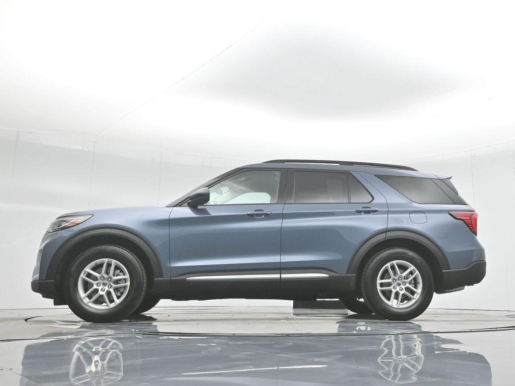 new 2025 Ford Explorer car, priced at $40,775