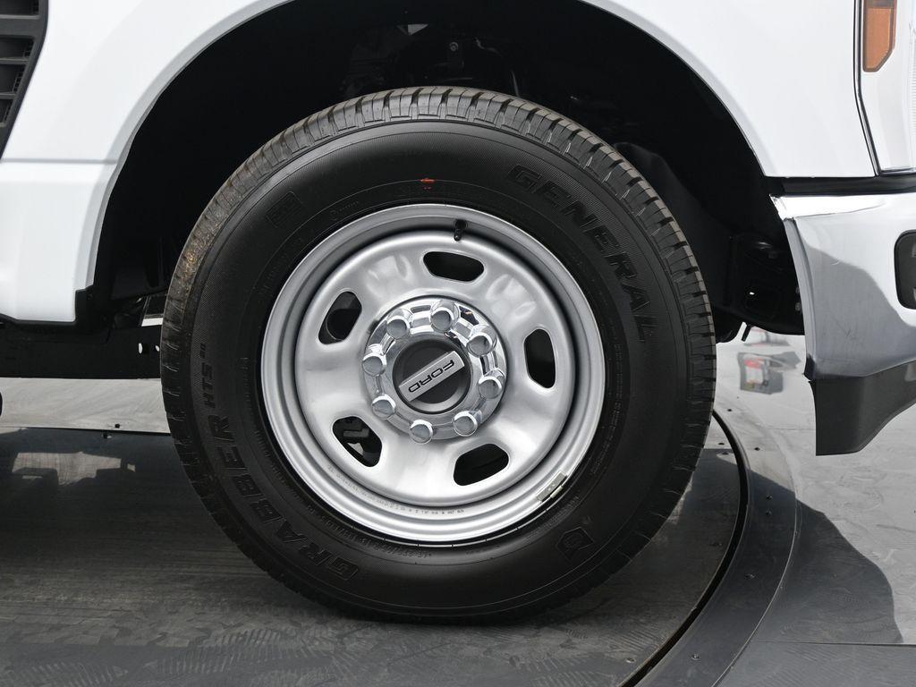 new 2024 Ford F-350 car, priced at $67,334