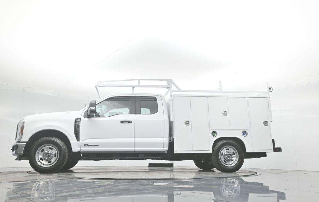 new 2024 Ford F-350 car, priced at $67,334