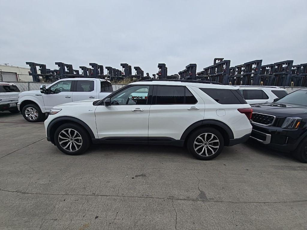 used 2022 Ford Explorer car, priced at $31,000