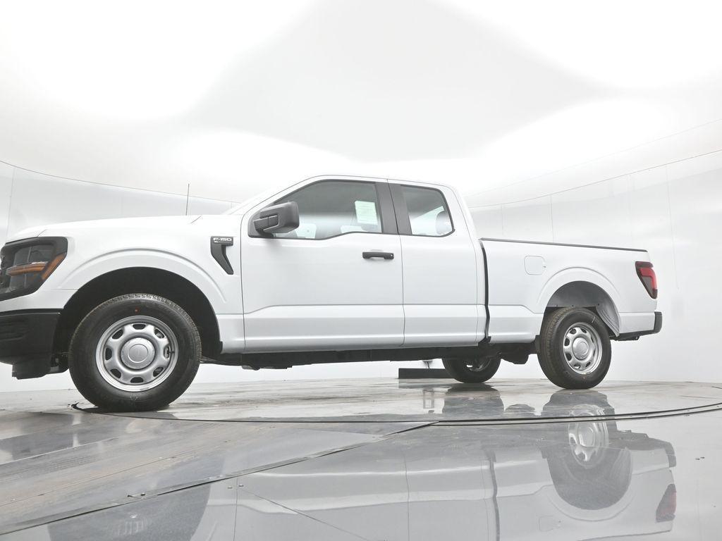 new 2025 Ford F-150 car, priced at $39,254