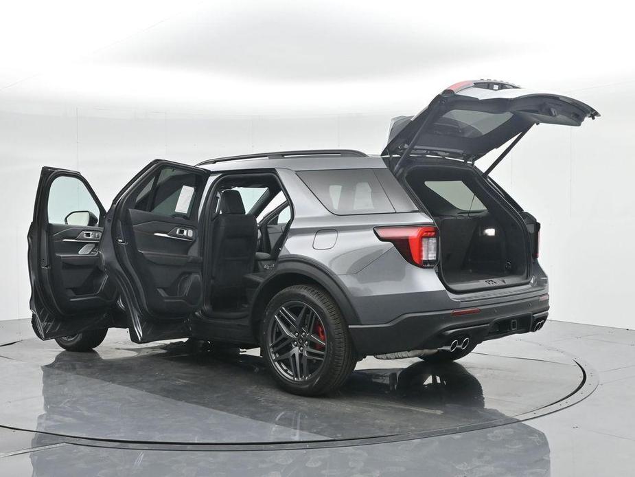 new 2025 Ford Explorer car