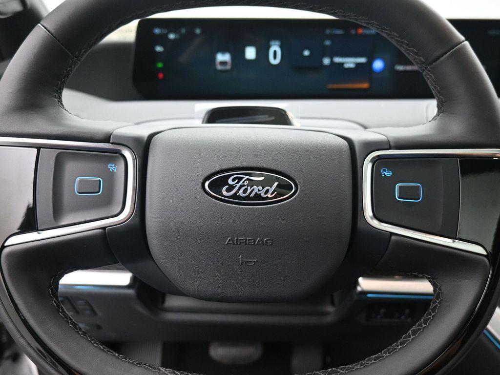 new 2025 Ford Expedition car, priced at $85,005