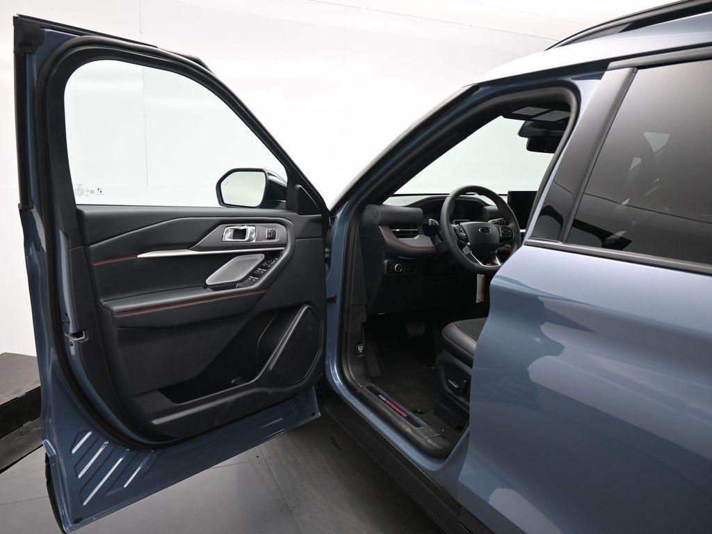 new 2025 Ford Explorer car, priced at $57,458