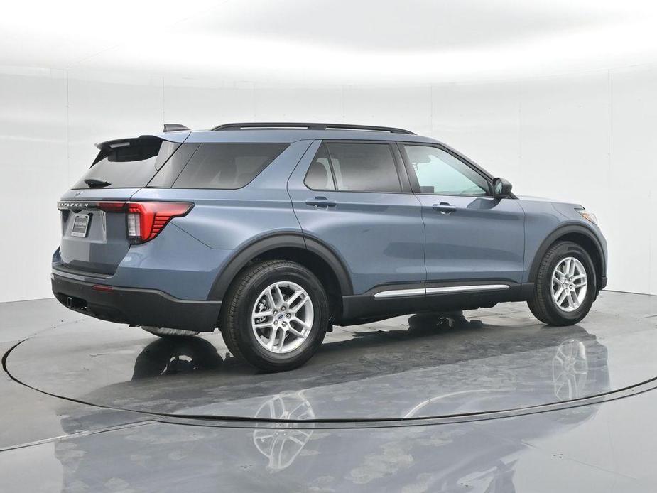 new 2025 Ford Explorer car