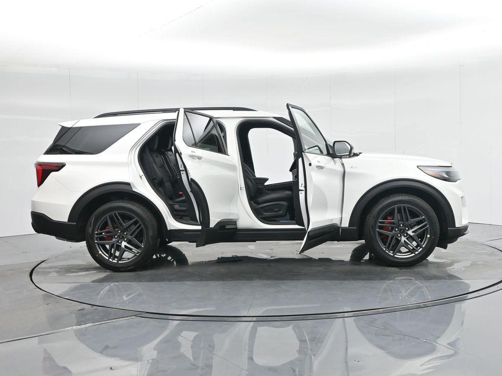 new 2025 Ford Explorer car, priced at $49,330