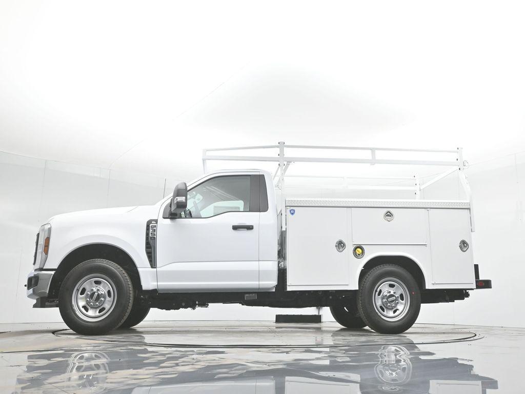 new 2024 Ford F-350 car, priced at $64,635