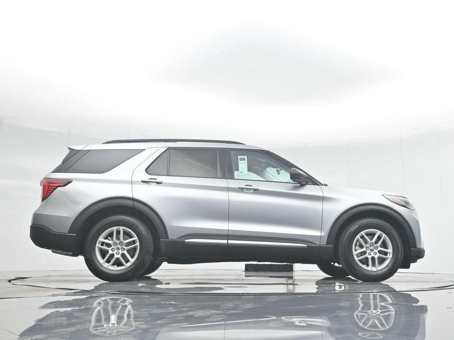 new 2025 Ford Explorer car