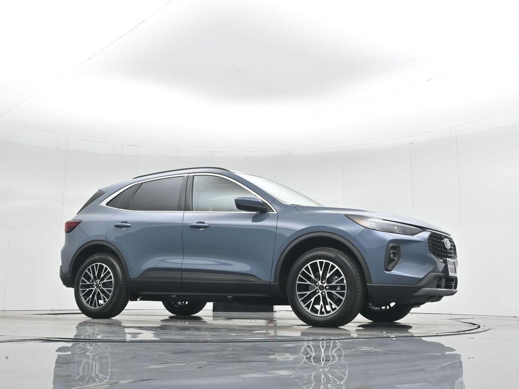 new 2025 Ford Escape car, priced at $39,655