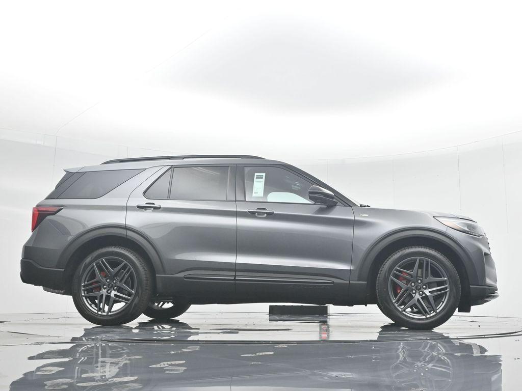 new 2025 Ford Explorer car