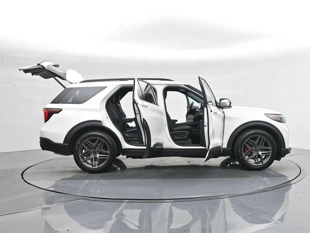 new 2025 Ford Explorer car, priced at $53,872