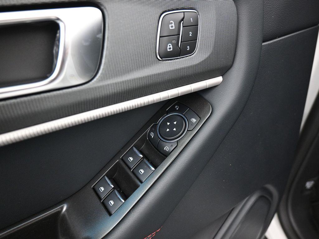 new 2025 Ford Explorer car, priced at $53,872
