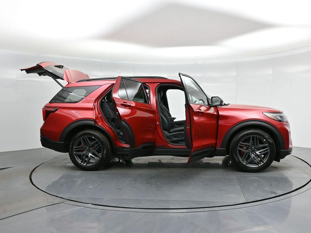 new 2025 Ford Explorer car, priced at $54,106