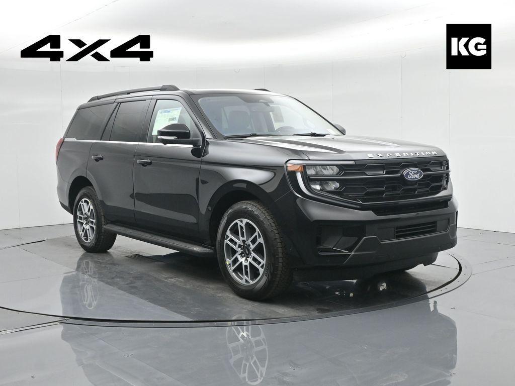 new 2025 Ford Expedition car, priced at $78,865