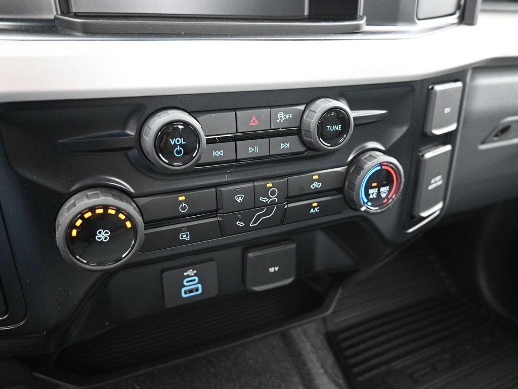 new 2025 Ford F-250 car, priced at $45,395