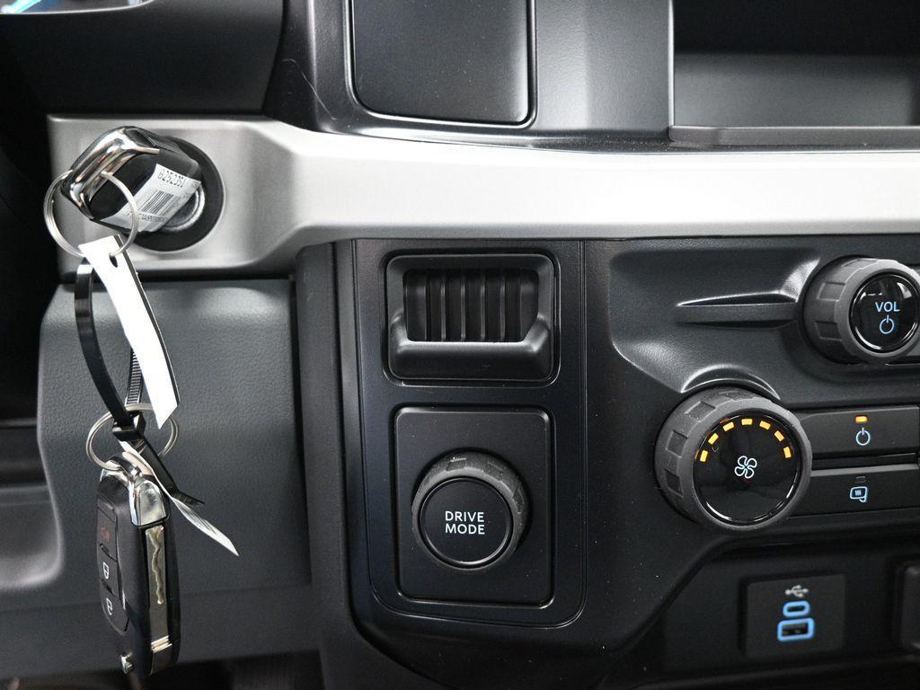 new 2025 Ford F-250 car, priced at $45,395