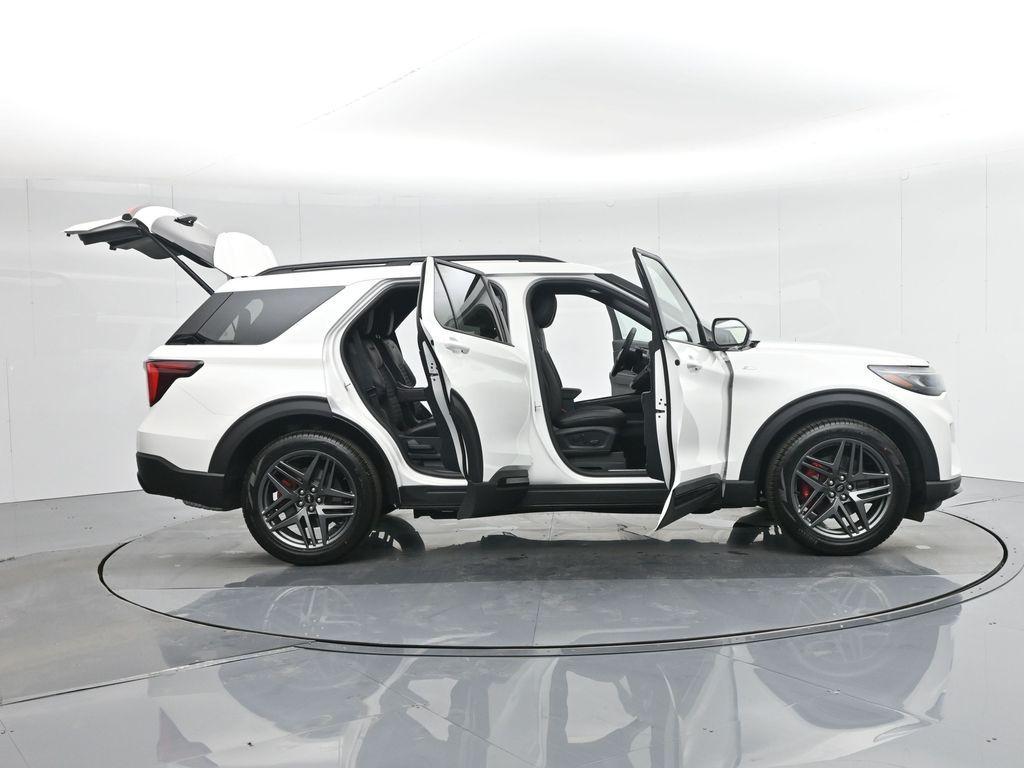 new 2025 Ford Explorer car, priced at $48,080