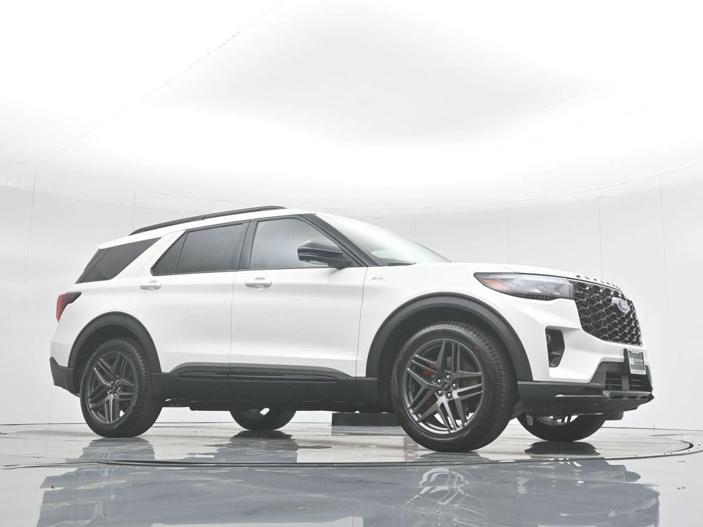 new 2025 Ford Explorer car, priced at $48,080
