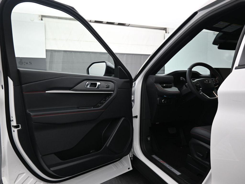 new 2025 Ford Explorer car, priced at $48,080