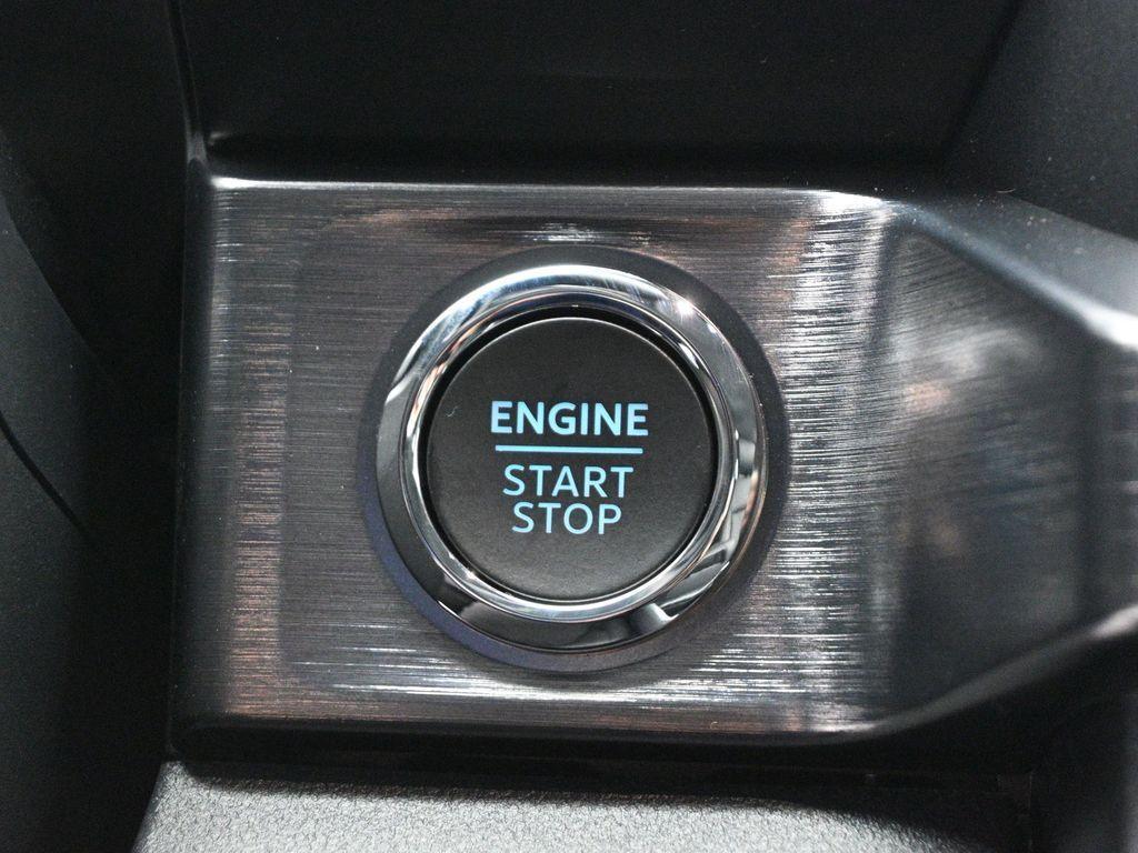 new 2025 Ford F-250 car, priced at $78,630