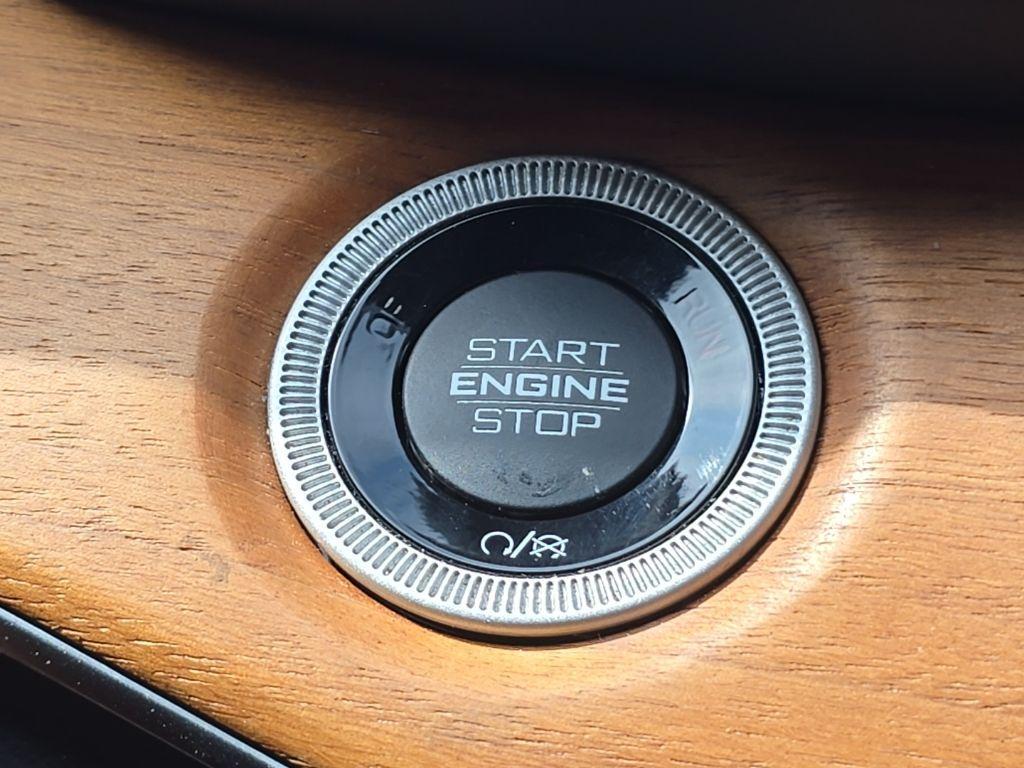 used 2022 Jeep Grand Cherokee car, priced at $43,000