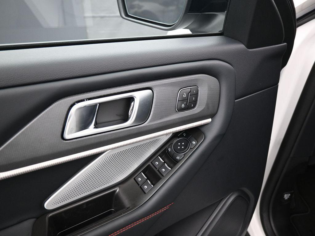 new 2025 Ford Explorer car, priced at $61,705