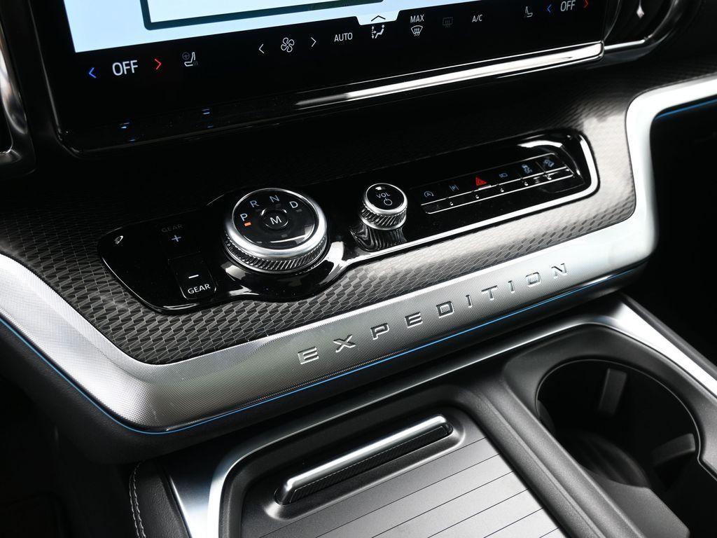 new 2025 Ford Expedition car, priced at $85,540