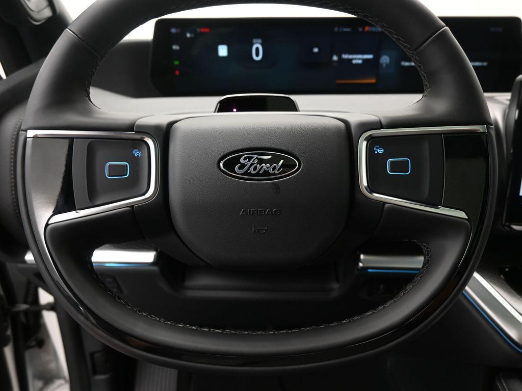 new 2025 Ford Expedition car, priced at $85,540