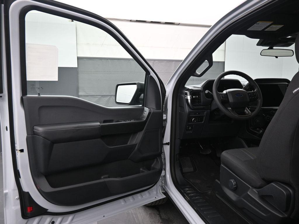new 2025 Ford F-150 car, priced at $41,051