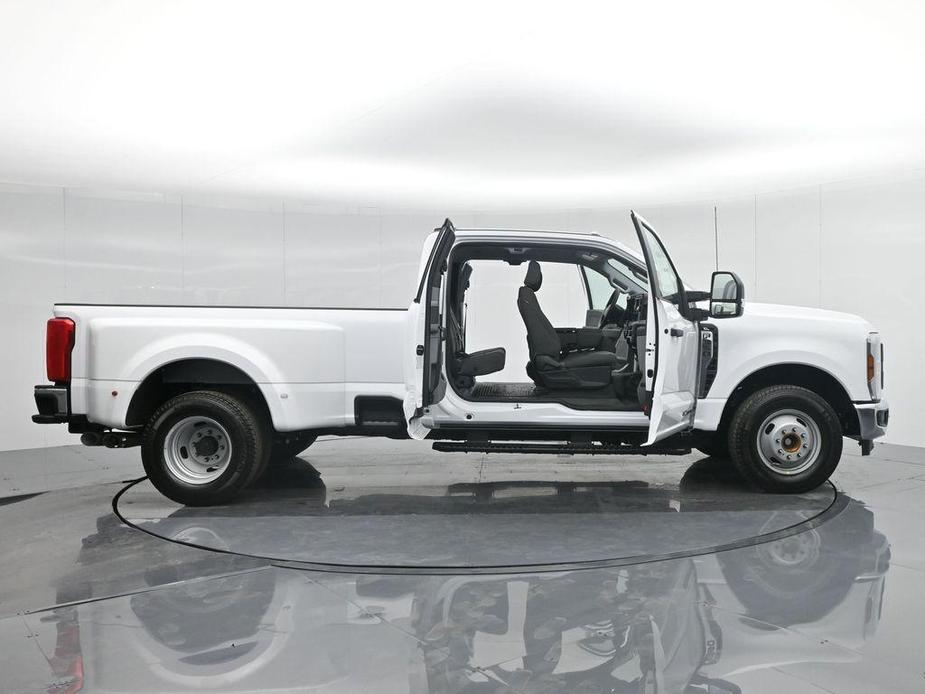 new 2024 Ford F-350 car, priced at $65,260