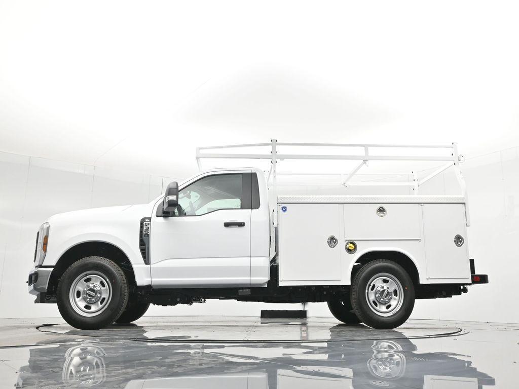 new 2024 Ford F-350 car, priced at $61,614