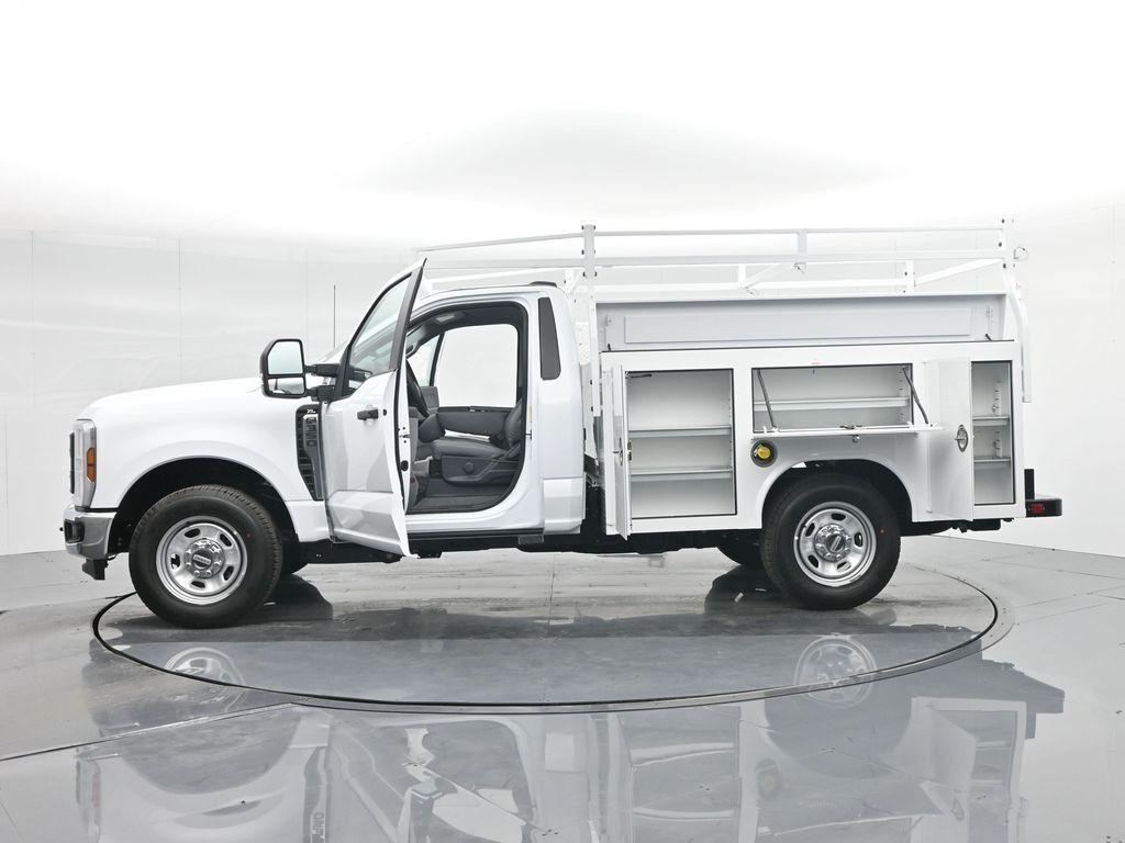 new 2024 Ford F-350 car, priced at $61,614