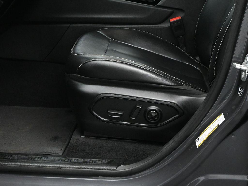 used 2022 Jeep Grand Cherokee car, priced at $25,200