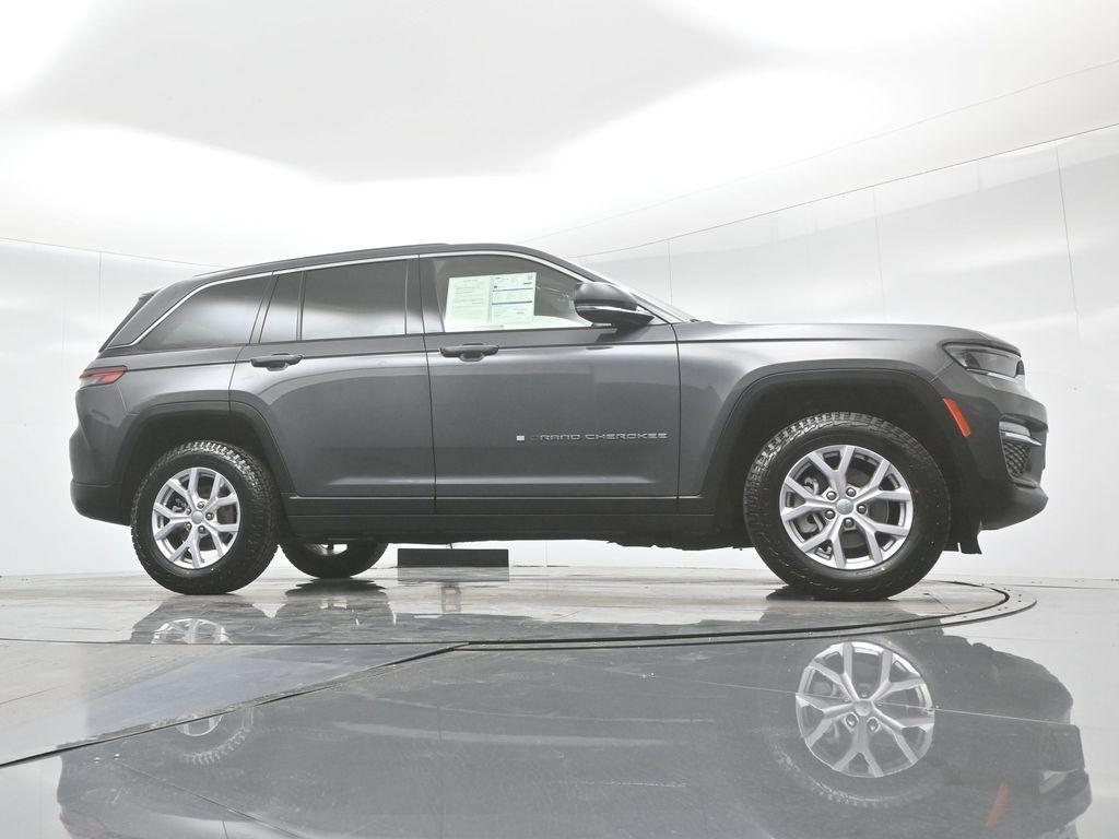 used 2022 Jeep Grand Cherokee car, priced at $25,200